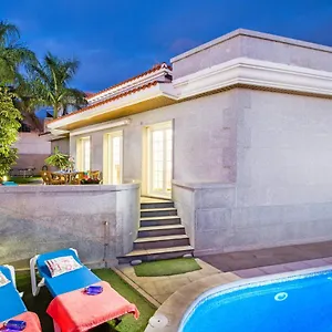https://villa-leonardo.in-canary-islands.com